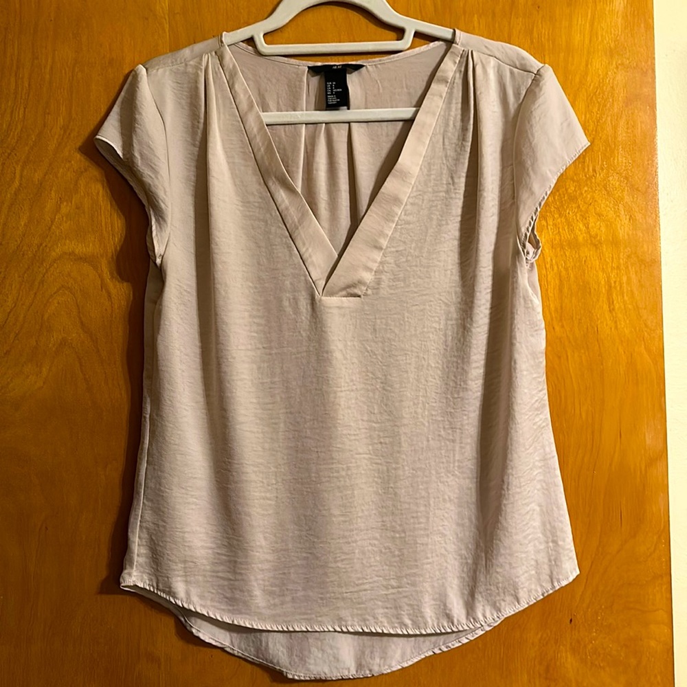 H&M champagne/tan dressy short sleeve blouse.